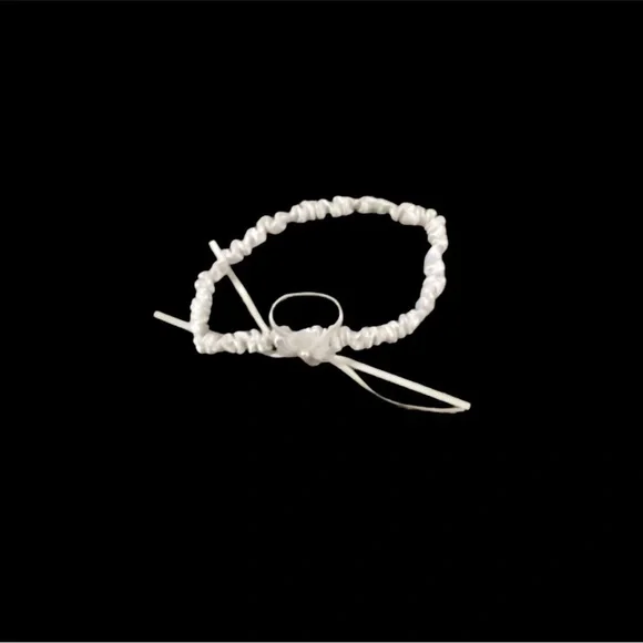 NWT BRIDAL TOTE WITH WEDDING ACCESSORIES. THE PERFECT GIFT PACKAGE - Picture 10 of 11